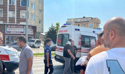 Kavşakta kaza yapan otomobil ortalığı birbirine kattı: 2si yaya 4 yaralı