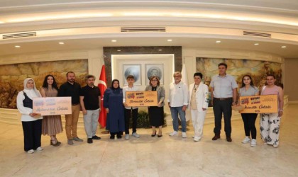 Liseler arası 80ler 90lar Nostalji Ses Yarışmasının ödülleri Şahin tarafından verildi