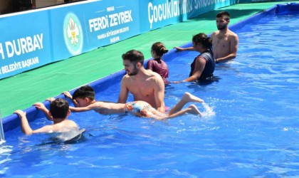 Manisalı çocuklar yazı dolu dolu geçiriyor