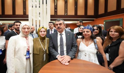 Milli Eğitim Bakanı Tekin, 2023 YLSY bursiyerleri ile bir araya geldi