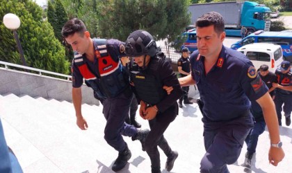 Muhtarlık seçimi husumeti cinayetinde 2 kardeşi öldüren şahıs adliyede