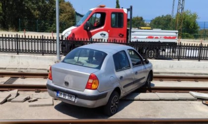 Otomobil raylı sistem hattına girdi