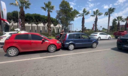 Otomobile arkadan çarptı: 1 yaralı