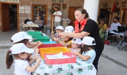 Şehzadelerin minikleri geri dönüşümü uygulamalı öğrendi