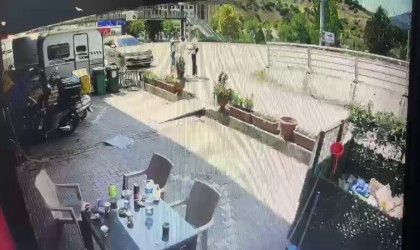 Silahlı saldırıdan saniyelerle kurtuldu