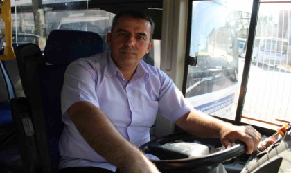 Şoförden insanlık dersi: Bayılan yolcuyu hastaneye yetiştirdi