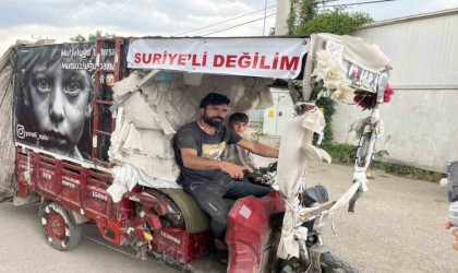 Suriyeli sanılmaktan korktu, motosikletine yazdı: Artık önümü kesmiyorlar
