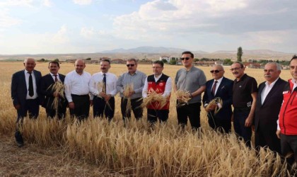 Tarım ve Orman Bakanı Yumaklı: Depoların tamamının ithal ürünle dolu olduğu söylentisi doğru değil