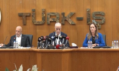 TÜRK-İŞ, HAK-İŞ ve DİSKten ortak basın toplantısı: “Temmuz ayından itibaren asgari ücrete zam yapılmalı”