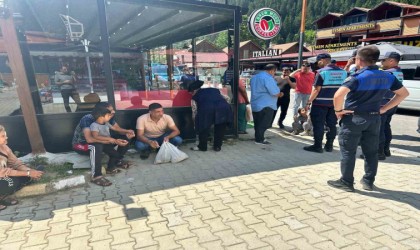 Uzungölde dilencilere zabıta ekiplerinden operasyon