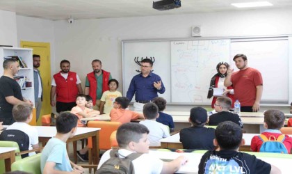 Yazıcı, Gençlik Merkezi kurslarında öğrencilerle bir araya geldi