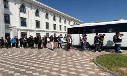 4 iş yerini kurşunlayıp bir gencin ölümüne sebep olan 12 şüpheli yakalandı