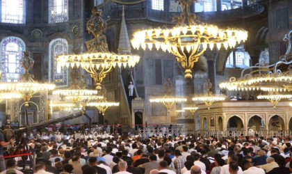 Ayasoyfa Camiinde Haniye için gıyabı cenaze namazı kılındı