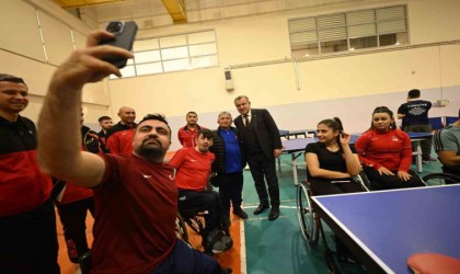 Bakan Bak: “Gurur dolu yolculuğun parçası olan sporcularımıza başarılar diliyorum”