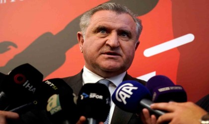 Bakan Baktan 20 Yaş Altı Kadın Voleybol Milli Takımına tebrik