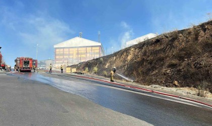 Başakşehirde geniş alanda ot yangını