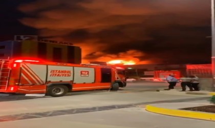 Beylikdüzünde iş yerinde büyük yangın