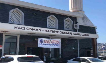 Camiye asılan afişi görenler şaştı kaldı