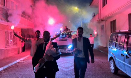 Çekici ve iş makinesiyle kız isteyeme geldi