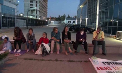 Çiğli Belediyesinde işten çıkarılan işçiler 56 gündür eylemlerini sürdürüyor