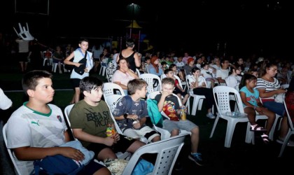 Çocuklar beyaz perdenin büyülü dünyasını keşfediyor