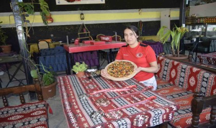 Diyarbakırlı milli bilek güreşçisinden yöresel malzemelerle Pirano pizza