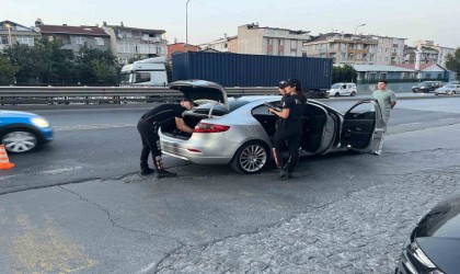 Esenyurtta site denetimi: 2 düzensiz göçmen yakalandı