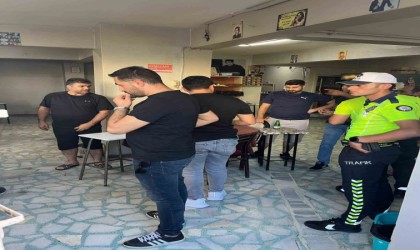 Esenyurtta uygulamada aracı polisin üstüne süren şahıslar kamerada