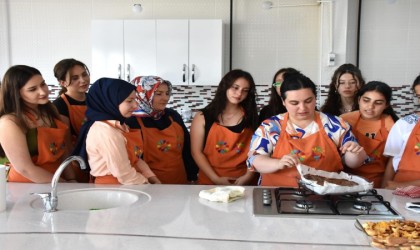 Fatma Çolakbayrakdar: Babaannelerinizin tariflerini elden ele ulaştırın