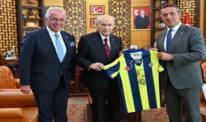 Fenerbahçeden siyasi parti ziyaretleriyle ilgili iddialara yanıt
