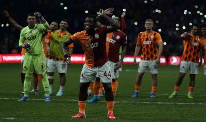 Galatasarayda sezonun ilk üçlüsü Batshuayiden