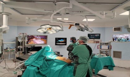 Gaziantep Şehir Hastanesinde canlı ameliyat eşliğinde eğitim sempozyumu düzenlendi