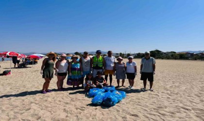 Gönüllüler Güzelçamlı sahillerini pırıl pırıl yaptı