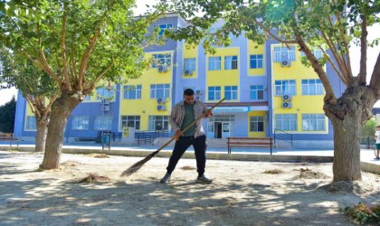 İncirliovada okullar eğitime hazırlanıyor