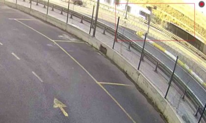 İstanbulda iki metrobüsün çarpışma anı kamerada