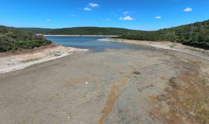 İstanbulda Kuruyan barajlar piknik alanı oldu