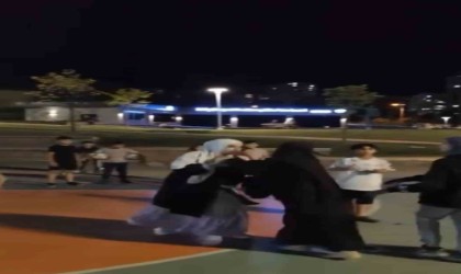 Kadınların tekme tokat kavgası kamerada