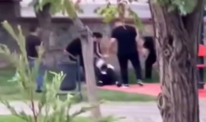 Kartalda tekmeli yumruklu kavga kamerada