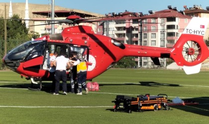 Kazada yaralanan yaya hava ambulansı ile Malatyaya sevk edildi