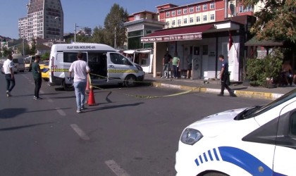 Küçükçekmecede bir kişi, taksi durağında yok cevabını alınca silahlı saldırı düzenledi
