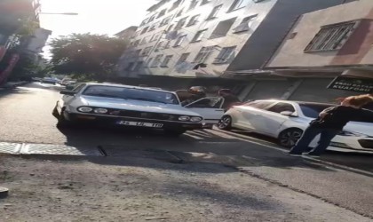 Küçükçekmecede tamirciden çaldıkları araç bozulunca sahibine yakalandılar