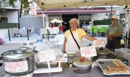 Kuşadasında sağlıklı gıdanın adresi ‘Yerel Üretici Pazarı oldu