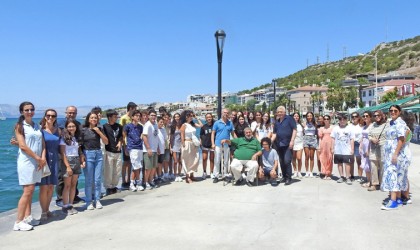 LGSde başarılı olan Çeşmeli 38 öğrenci kahvaltıda ağırlandı