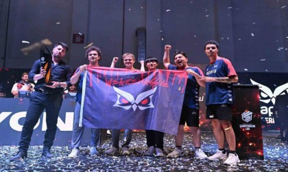 LoL Yaz Mevsimi Finalinde şampiyon “Papara Super Massive”