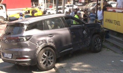 Maltepede aracının kontrolünü kaybetti, dükkana daldı: 3 yaralı