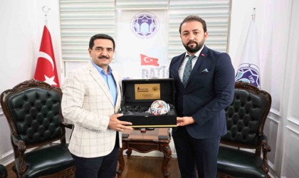 MİMDER Başkanı Bülbüloğlu, Başkan Taşkın ile bir araya geldi