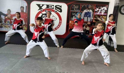 Minik taekwondocular kuşak imtihanı oldu