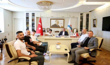 Prof. Dr. Karabulut, madalya kazanan sporcuları misafir etti