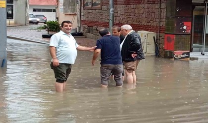 Samsunda sağanak: Bafra sular altında