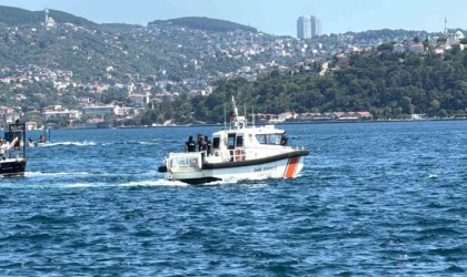 Sarıyerde batan teknede kaybolan kişiyi arama çalışmaları devam ediyor